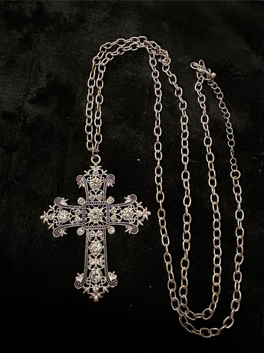 Ornate Silver-Tone Filigree Cross Pendant Necklace Unique Lightweight
